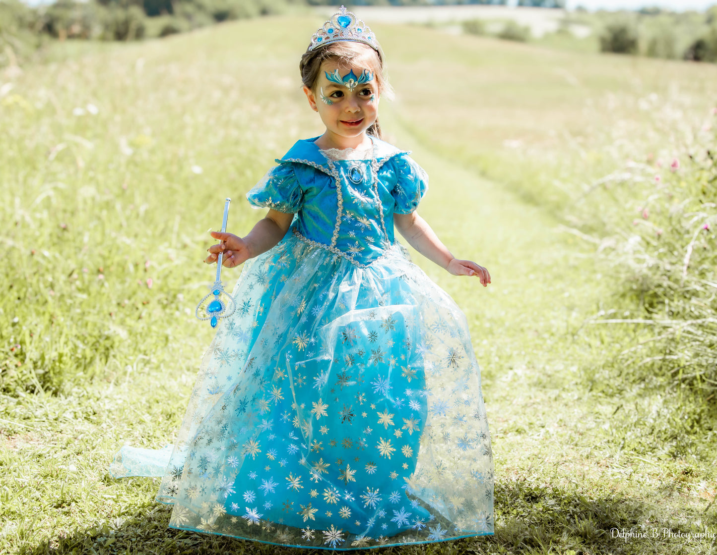 Robe de princesse bleue pour fille – Déguisement Reine des Neiges – Tailles 4 à 11 ans – Lilihope