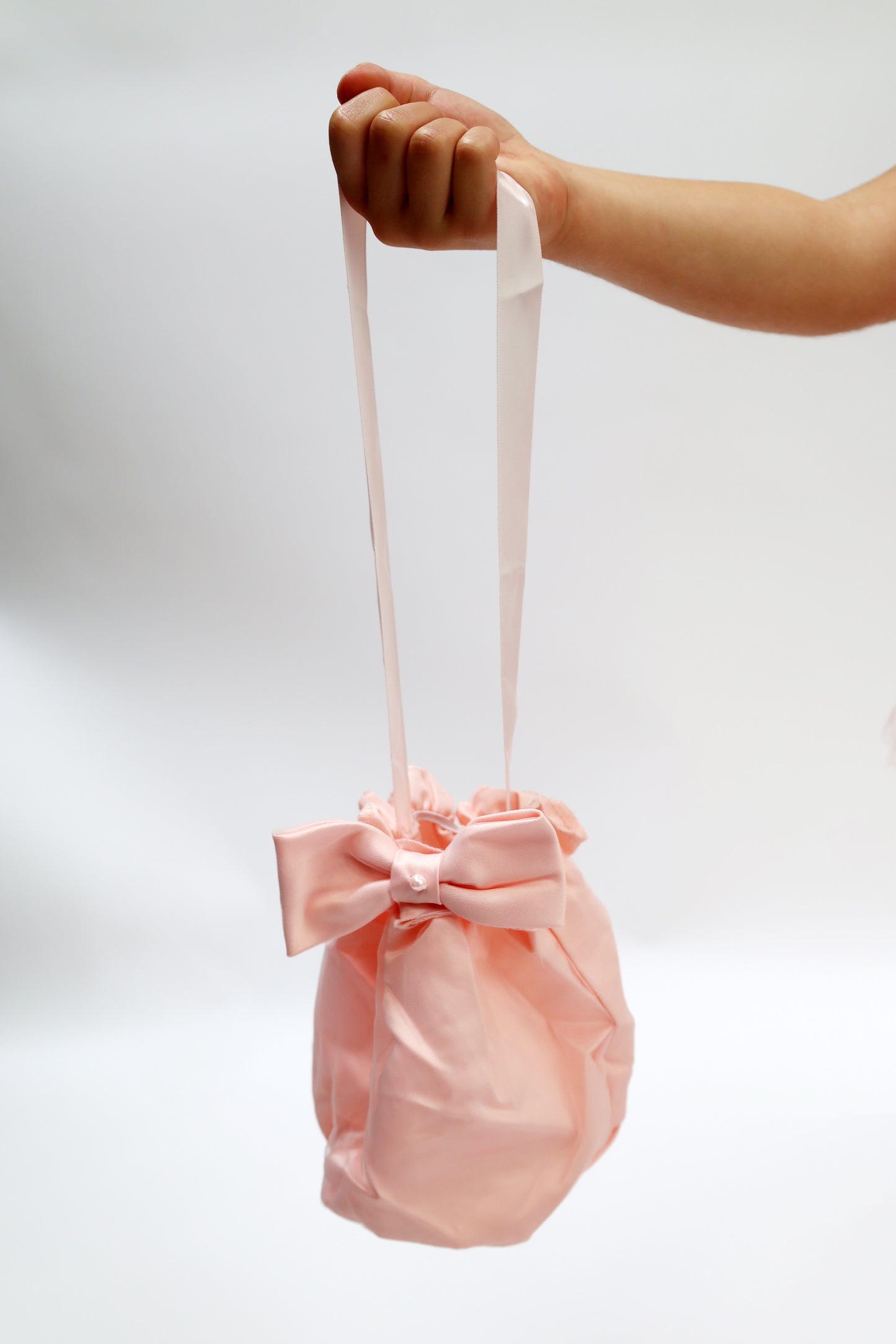 Robe de cérémonie rose à volants et gros nœud