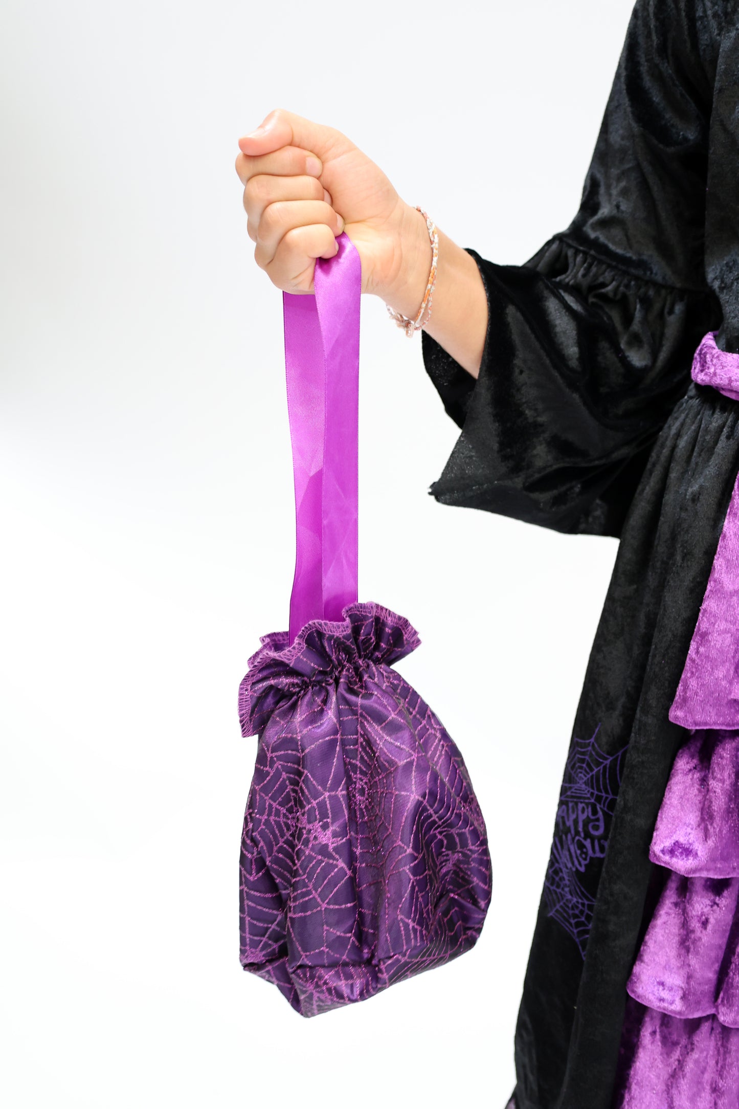 Déguisement Halloween fille – Sorcière Vampire Violet & Noir avec Sac et Ceinture Chat Noir (3 à 8 ans)